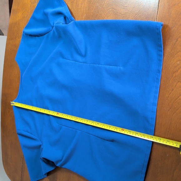 FIGS Catarina Winning Blue Short Sleeve Blue Scrub Top XL - Picture 10 of 10